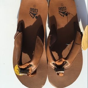 Cudas Women's Warwick Flip Flop sandals Tan 7 M US